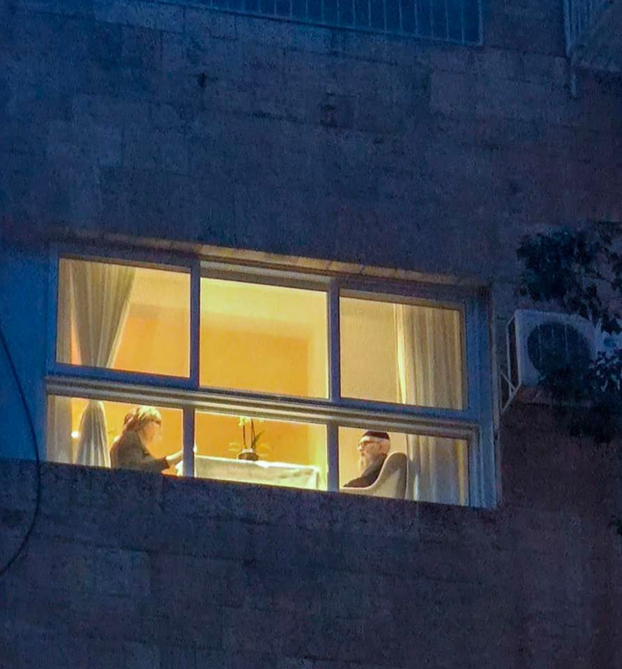 הסדר האחרון של ישיש חרדי בירושלים, צילום: יוני ישראל הסדר האחרון של ישיש חרדי בירושלים, צילום: יוני ישראל